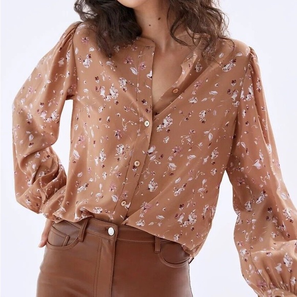 NWT Aritzia Patterned Naomi Blouse - Picture 1 of 5